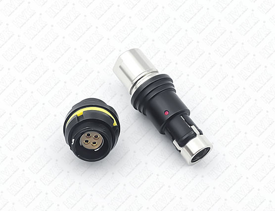電連接器